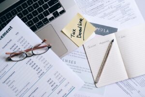 Read more about the article Managing Finances and Taxes as a Home-Based Worker